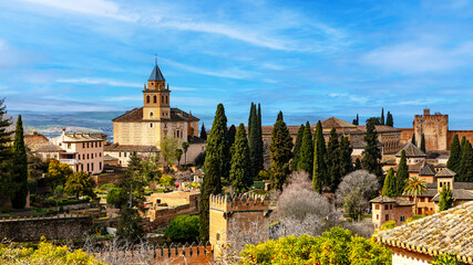 Obraz premium Blick über die Alhambra auf Granada, Andalusien, Spanien