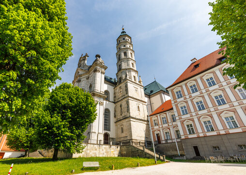 Abtei Neresheim Abbatia abt church outside old building