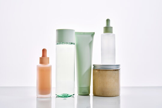 Skincare cosmetic products arranging for beauty innovations
