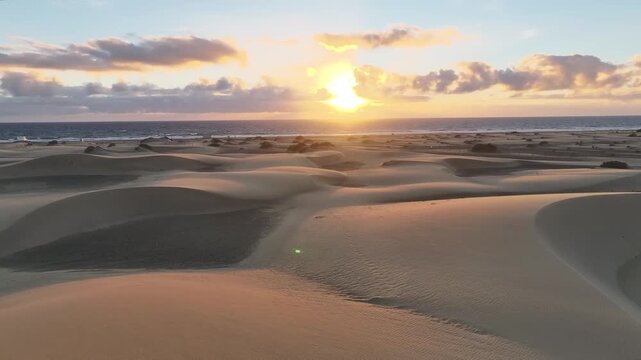 Drone flight towards sunrise over sand dunes of Maspalomas 60 fps, no LUT