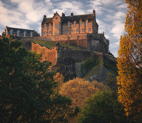 Edinburgh Castle at Golden Hour Framed by Blossoms – Springtime in Scotland © Horváth Botond