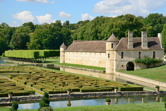 Parc du domaine de Villarceaux dans le Val d&rsquo;Oise en Ile de France, pr&egrave;s de Paris 