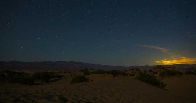 Night Sky Stars Mesquite Dunes Death Valley National Park Time-lapse 4K