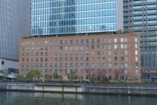 レトロな外観を活かした【ダイビル本館】 (大阪府大阪市北区中之島：旧ダイビル：旧大阪ビルヂング)