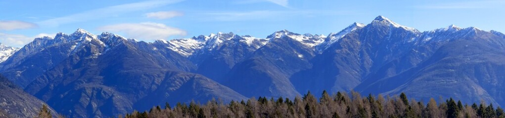 Fototapeta premium montagne in val d'ossola in italia