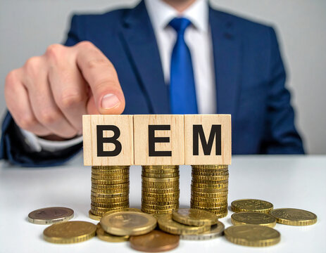 BEM : Betriebliches Eingliederungsmanagement - Geschäftsmann zeigt auf das Wort "BEM"