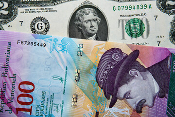 Boliwar Wenezuelski i dolar amerykański  © Marcin Łazarczyk