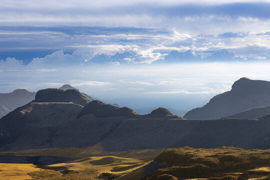 Paisajes del P&aacute;ramo del Ruiz, cordillera central Caldas, Colombia. A mas de 3.600 Mts de altura donde nace el agua y se respira limpio adem&aacute;s de sentir un silencio total.