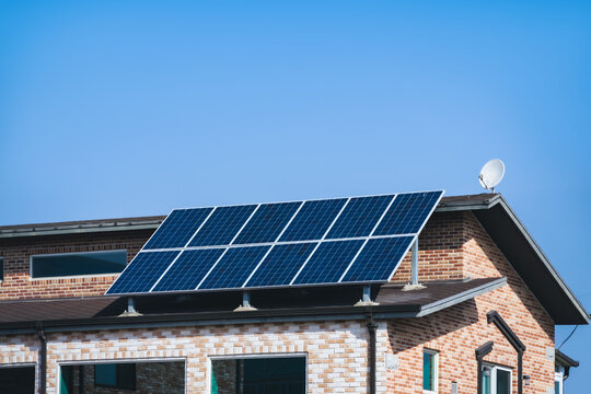 住宅の太陽光パネル