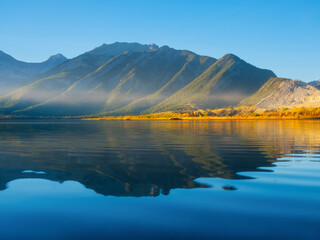PAISAJE BOSQUE Y LAGO © Lúmina Studio