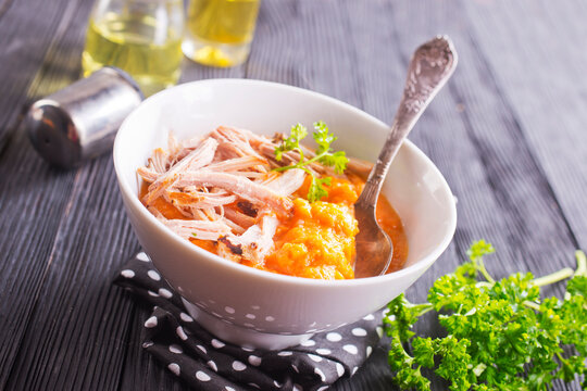 Creamy pumpkin soup with chicken