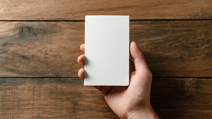 Fototapeta premium hand holding blank card