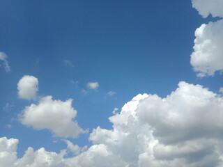Obraz premium blue sky with white clouds