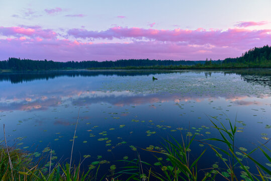 Sonnenuntergang am Elbsee bei Aitrang im bayerischen Ostallg&auml;u