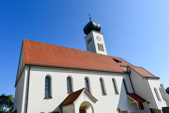 Pfarrkirche St. Georg in Biessenhofen im schw&auml;bischen Landkreis Ostallg&auml;u, Bayern