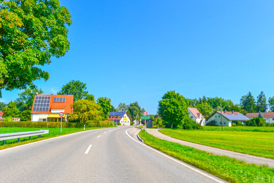 Bundesstra&szlig;e 16 (B16) bei Pforzen im bayerischen Landkreis Ostallg&auml;u	