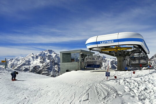 Ski area Chiesa Valmalenco / Alpe Pal&ugrave; - upper station of the cable car to Cima Motta, 2336 m