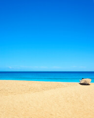 Fototapeta premium Boa Vista, Cabo Verde África: - 22 de marzo de 2026: Praia Lacacao in Boa Vista, Capo Verde is a stunning beach with crystal clear waters and white sand. This was on a hot sunny afternoon. This is a p