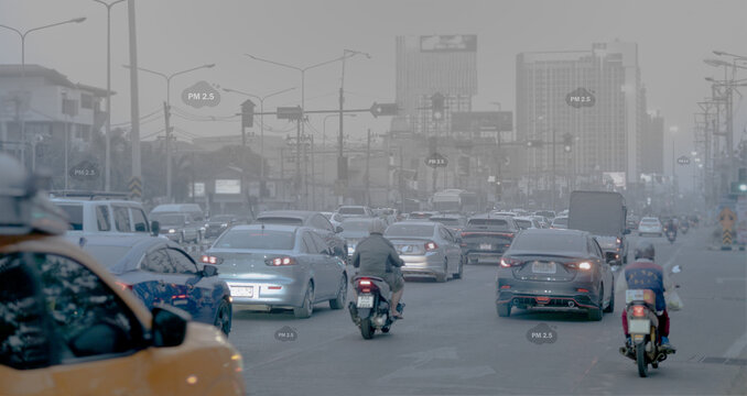 PM2.5 levels in the capital exceed standards and are hazardous to health, linked to air pollution and vehicle use that releases PM2.5 particles into the air, causing air pollution.