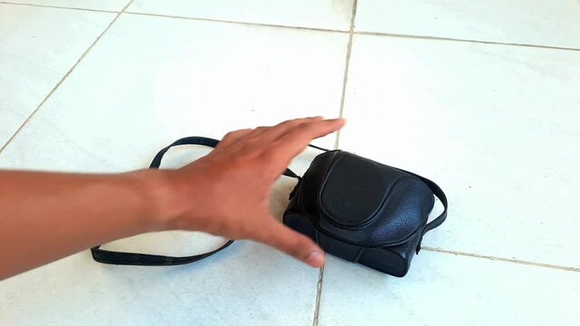 A young man learns photography with an old film camera, proving that learning never fades, and even timeworn tools can capture timeless dreams.