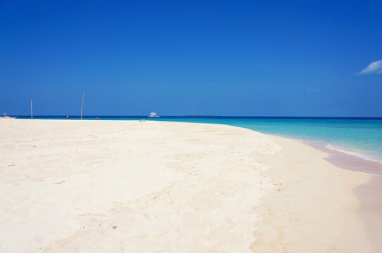 Tropic beach in Philippines - Apo reef