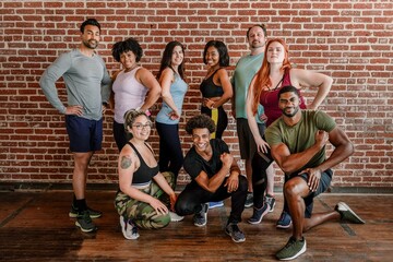 Fototapeta premium Diverse group fitness class posing