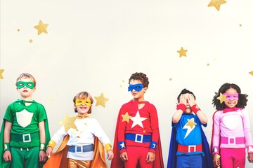 Diverse kids in superhero costumes © Rawpixel.com