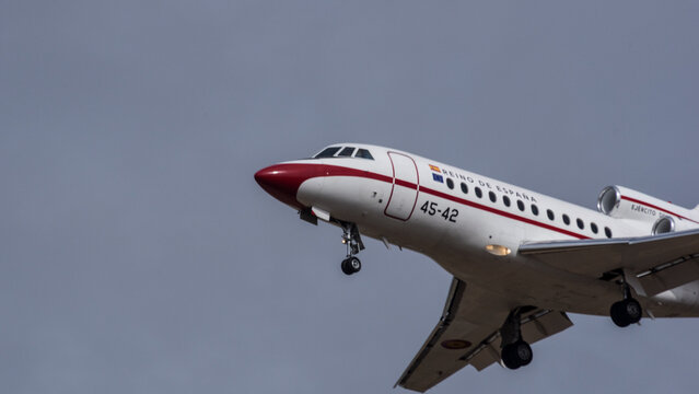 Spanish Air Force Dassault Falcon 900B approaching Torrej&oacute;n de Ardoz air base.