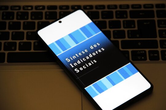 SIS - S&iacute;ntese dos Indicadores Sociais.