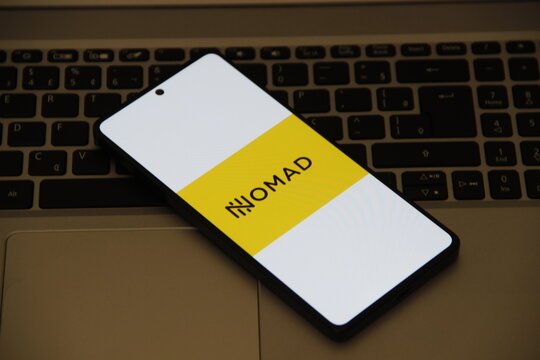 Nomad - Fintech brasileira que oferece uma conta digital em d&oacute;lar sediada nos Estados Unidos, destinada a brasileiros. Ela permite realizar opera&ccedil;&otilde;es de c&acirc;mbio, compras internacionais, investimentos.