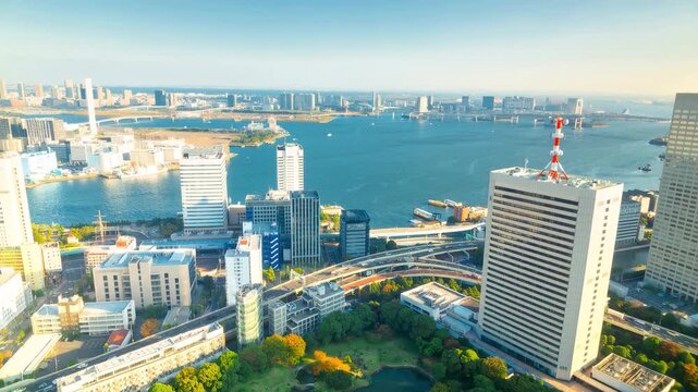 東京ベイエリアを飛行するドローン空撮イメージ
