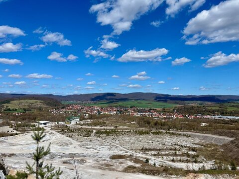 Einmal rund um den Kohnstein bei Nordhausen mit Ausblicken auf den S&uuml;dharz und Niedersachswerfen im Vorfr&uuml;hling