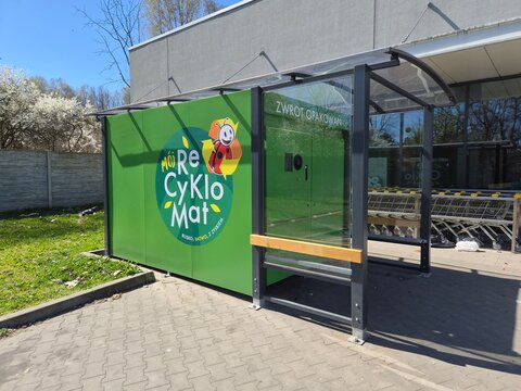 Butelkomat, Kaucja zwrotna na butelce pet. Zwrot butelek
