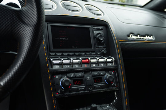 Lamborghini Gallardo center console and climate controls, Luxury exotic supercar interior dashboard details and controls
