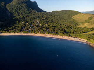 Fototapeta premium Wonderful paradisiacal Toque-Toque Grande beach in São Sebastião