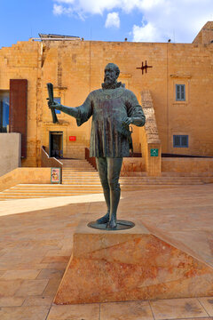 VALLETTA MALTA : De Vallette Monument,  Jean de Valette is, of course, the very same grandmaster that ordered the building of the capital and lent his name to that very same capital