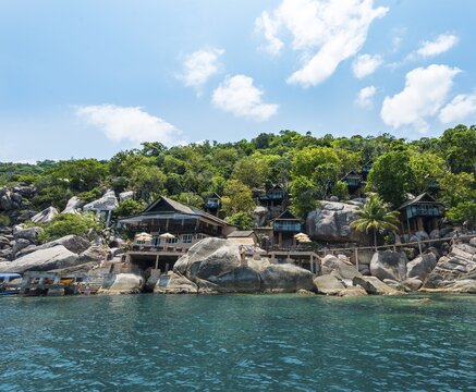 Houses on stilts overlooking the sea, turquoise sea, Koh Tao Island, Gulf of Thailand, Thailand