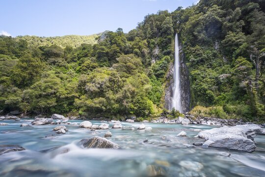 Thunder Creek Waterfall, Makarora River, Wanaka, Westcoast, South Island, New Zealand, Oceania