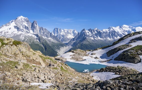 Mountain panorama, Lac Blanc, mountain peaks, Aiguille Verte, Grandes Jorasses, Aiguille du Moine, Mont Blanc, Mont Blanc massif, Chamonix-Mont-Blanc, Haute-Savoie, France