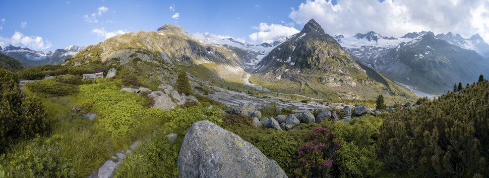 Mountains on the Berliner H&ouml;henweg, Steinmandl mountain peak, Hornkees glacier, Zillertal Alps, Zillertal, Tyrol, Austria