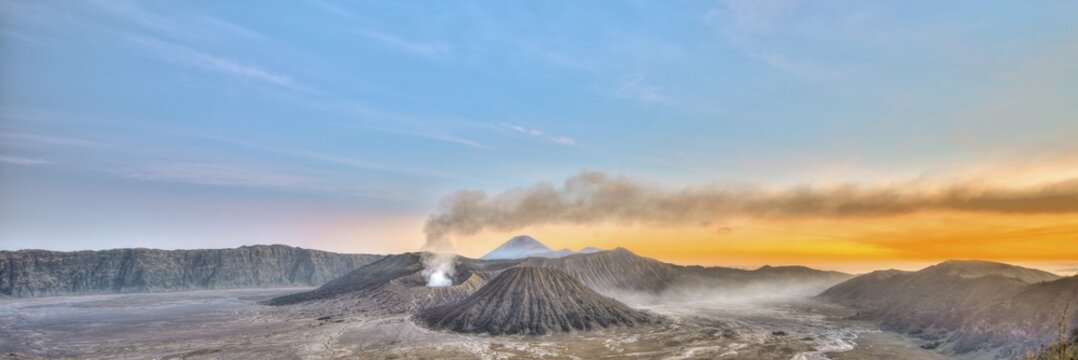 Smoking volcano Gunung Bromo, Mount Batok in front, Mount Kursi at back, Mount Gunung Semeru, Bromo Tengger Semeru National Park, Java, Indonesia