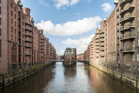 Speicherstadt, largest warehouse district in the world, warehouses along moated castle, Poggenm&uuml;hle Fleet, Hamburg, Germany