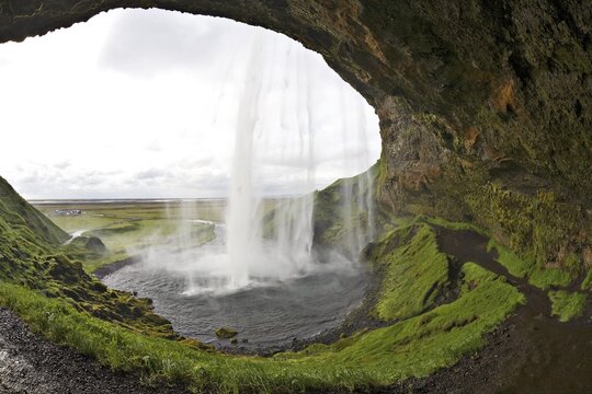 Seljalandsfoss Waterfall, Iceland, Atlantic Ocean