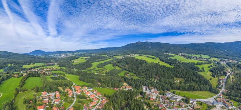 Lohbergh&uuml;tte im Naturpark Oberer Bayerischer Wald im Kreis Cham in der Oberpfalz von oben
