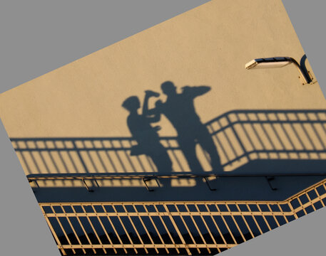 Schattenbild von zwei Personen