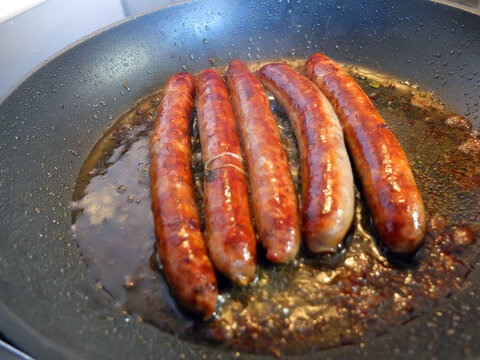 Lammbratw&uuml;rste in der Pfanne braten