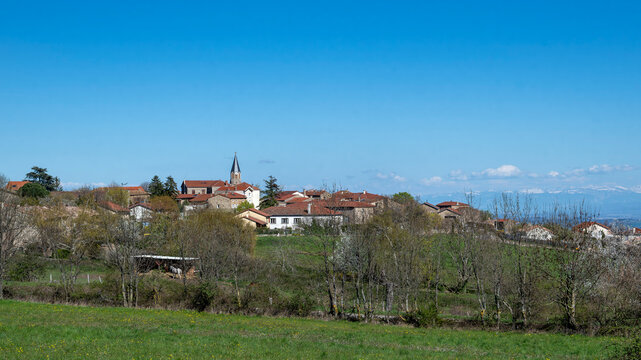 Paysage du PNR du Pilat autour du village de V&eacute;ranne dans le d&eacute;partement de la Loire
