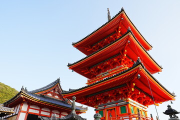 Obraz premium Three-Story Pagoda or Sanju-no-to at Kiyomizu-dera Temple in Kyoto, Japan