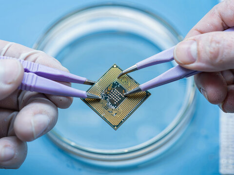 Precise Operation of Semiconductor Chip in Lab