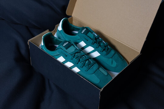 adidas gazelle silver green womens adidas Superstar ADV Core Black Cloud White Shoes 12